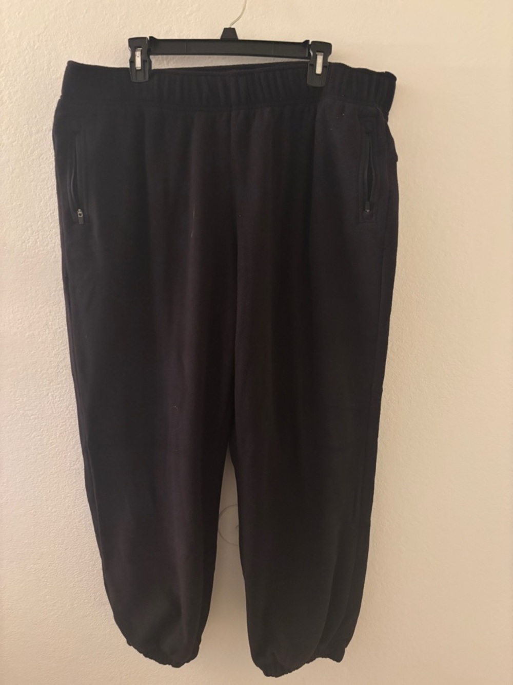 Mid-Rise Black Elastic-Waist Jogger Pants Fleece